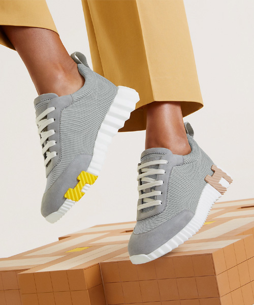 바운싱 스니커즈