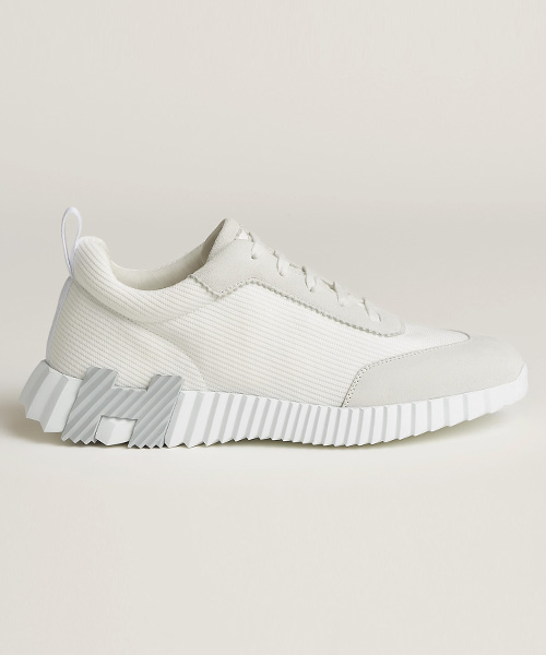 바운싱 스니커즈