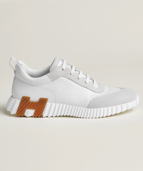 바운싱 스니커즈