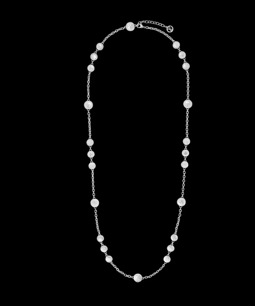 LV 스터드 소트와르