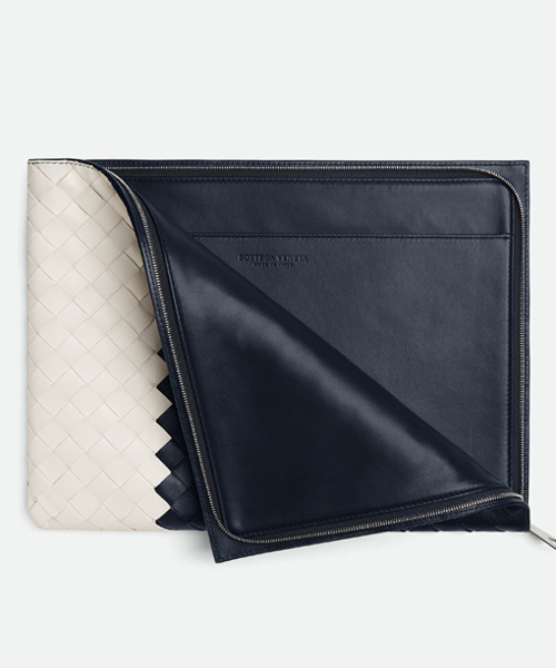 인트레치아토 하프 지퍼 파우치