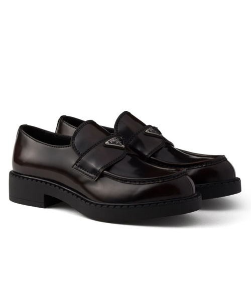 브라운 브러시드 가죽 로퍼