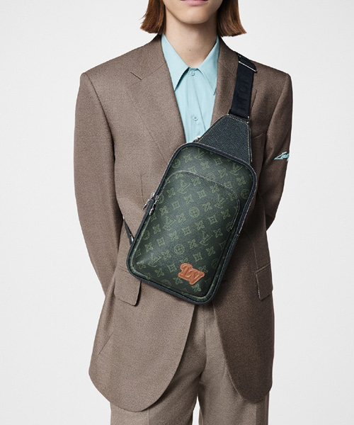 애비뉴 슬링백 NM