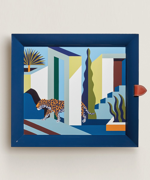 ATRIUM JAGUAR DANS UN JARDIN MEXICAIN 트레이