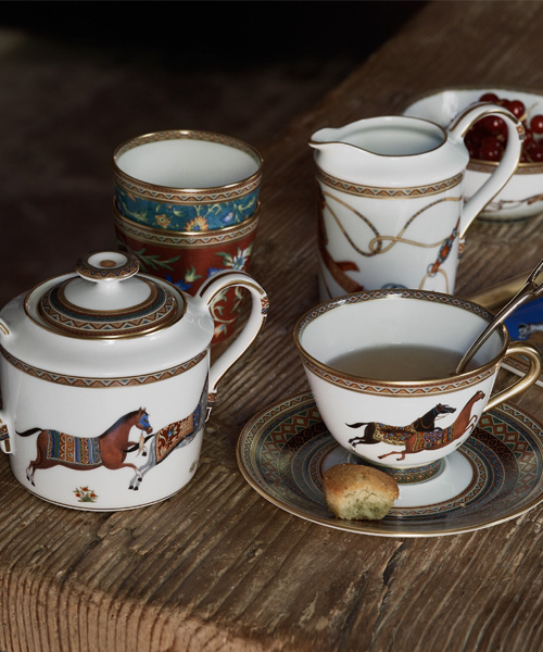 에르메스 슈발 도리앙(Cheval d'Orient) 찻잔 세트