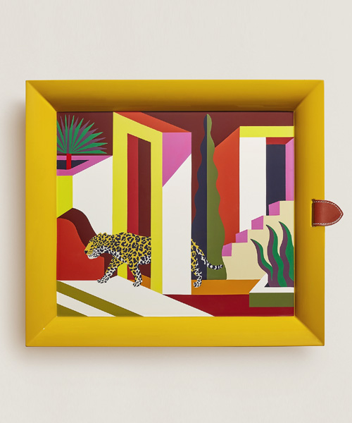 ATRIUM JAGUAR DANS UN JARDIN MEXICAIN 트레이