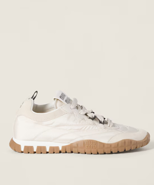 타이어 기능성 소재 및 스웨이드 스니커즈