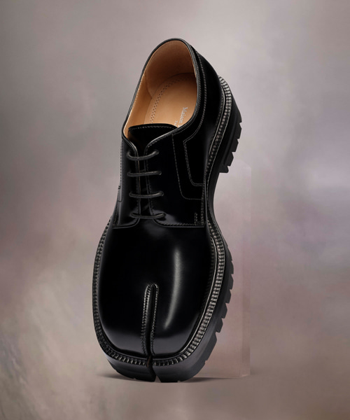 타비 레이스업 로퍼