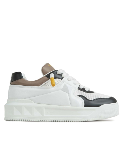 원 스터드 로우탑 스니커즈