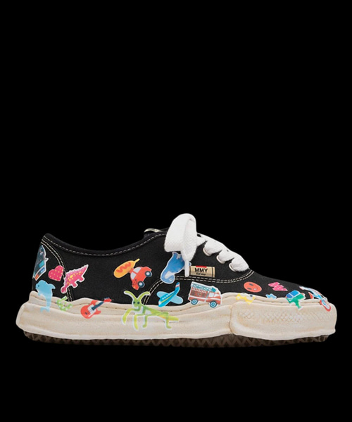 베이커 OG 스티커 프린트 캔버스 로우탑 스니커즈