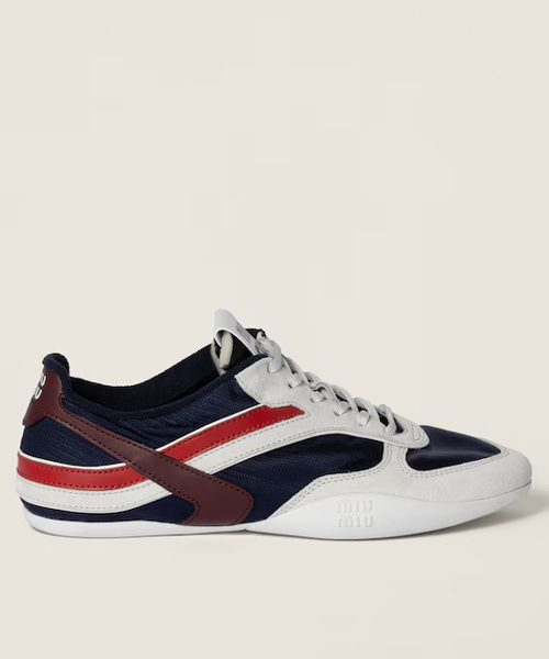 김나지움 기능성 소재 및 스웨이드 스니커즈