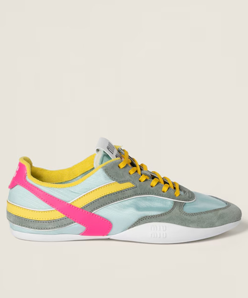 김나지움 기능성 소재 및 스웨이드 스니커즈