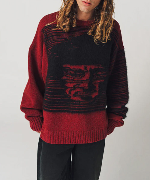 악토버 올오버 크루넥 스웨터