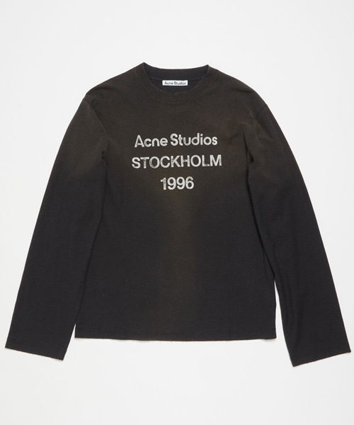 스탬프 로고 디스트레스드 릴렉스 핏 티셔츠