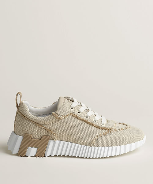 바운싱 스니커즈