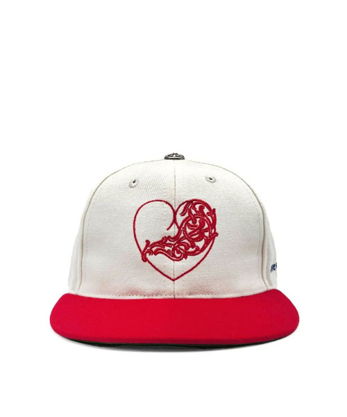 바인 하아트스 엠브로이더드 캡