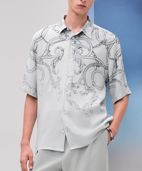 스트레이트 컷 셔츠