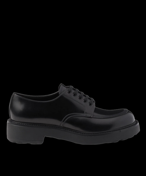 브러쉬드 가죽 더비 슈즈