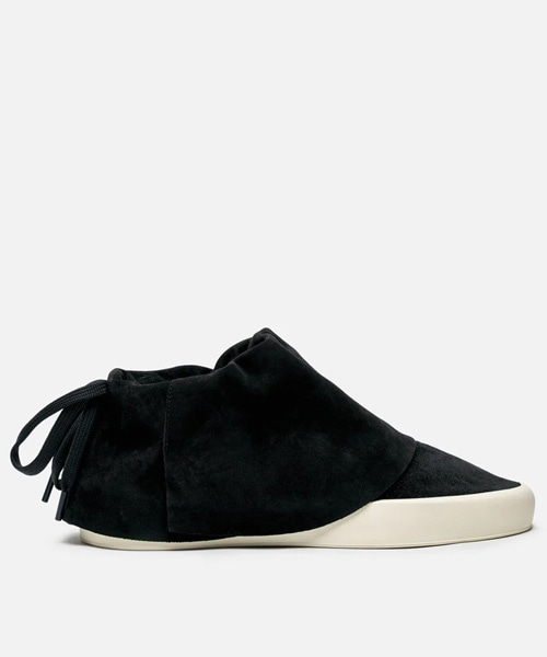 MOC 로우 스니커즈