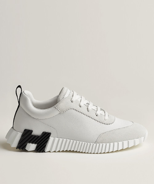 바운싱 스니커즈