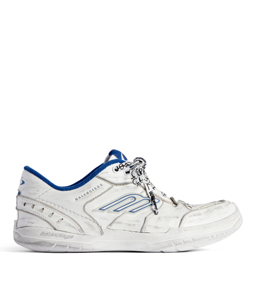 햄튼스 미디엄 원-아웃 스니커즈