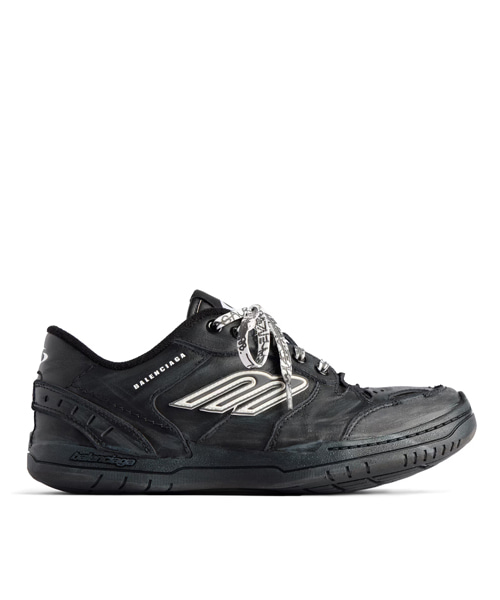 햄튼스 미디엄 원-아웃 스니커즈