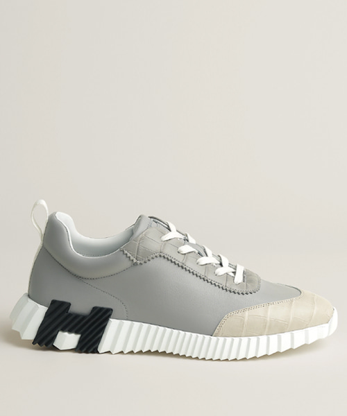 바운싱 스니커즈