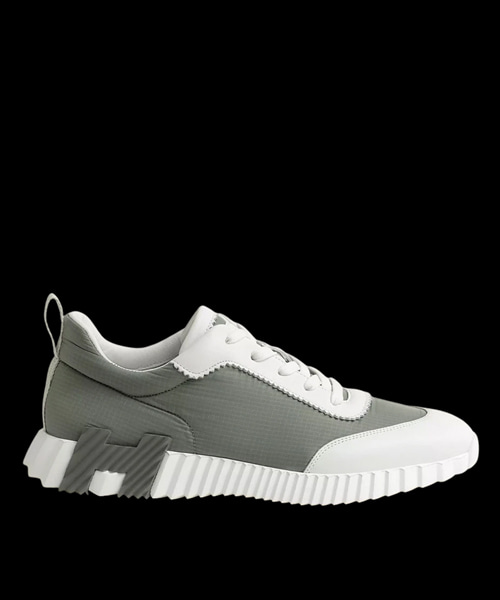 바운싱 스니커즈