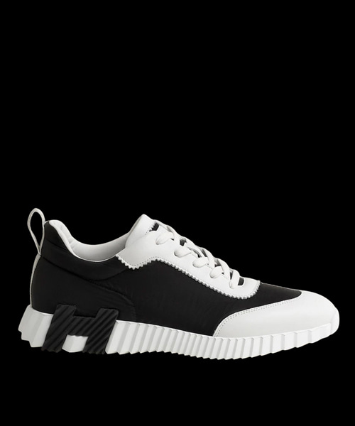 바운싱 스니커즈