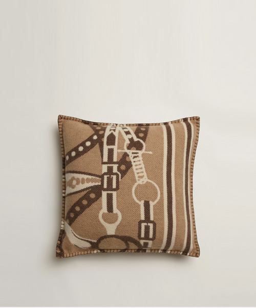 그랜드 트랄랄라 쿠션