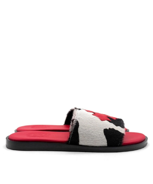레드 플러스 패치 홀스헤어 카우 슬라이드 슬리퍼