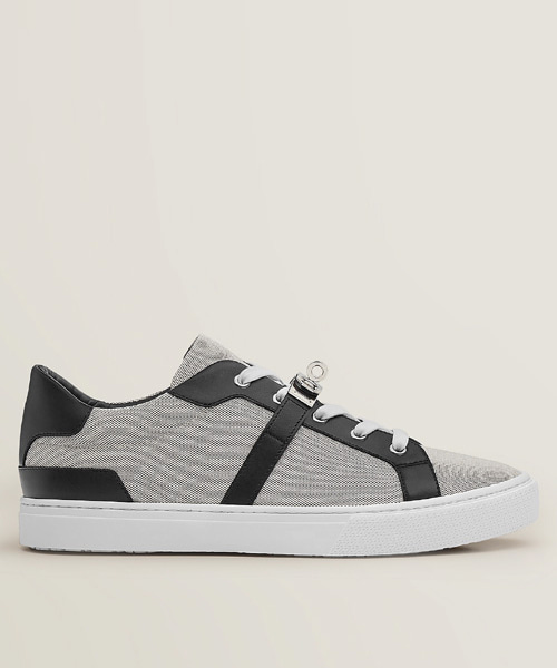 데�� 스니커즈