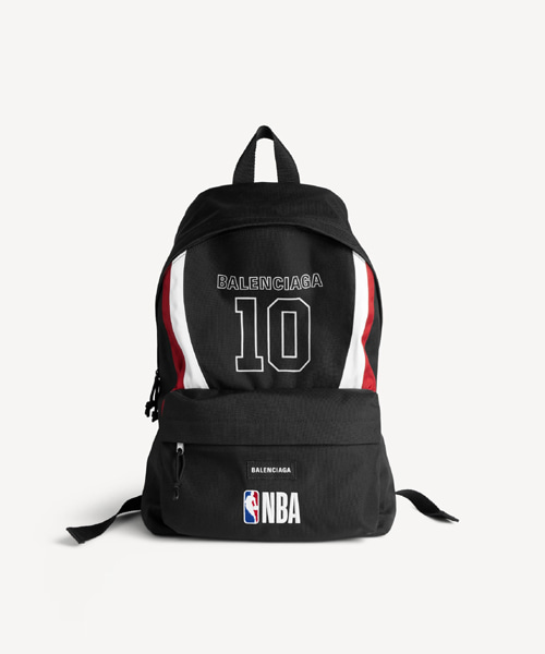 익스플로러 백팩