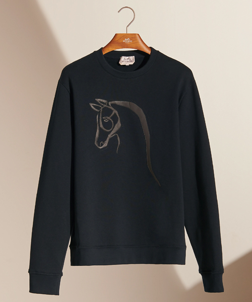 가죽 디테일 크루넥 스웨터