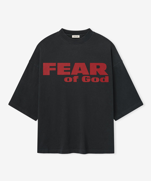 릴랙스드 피어 이즈 곤 티셔츠