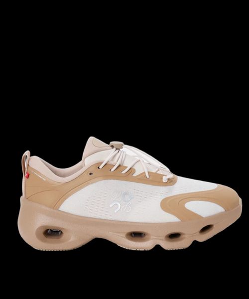 x ON RUNNING클라우드솔로 스니커즈