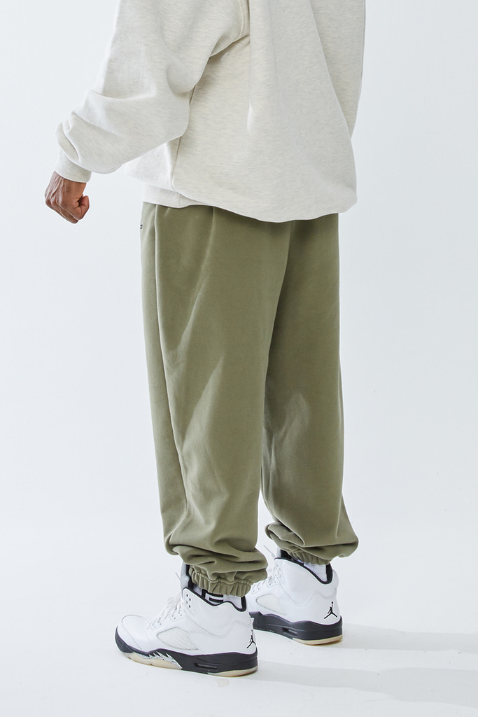 HEAVYWEIGHT WIDE JOGGER PANTS KHAKI 제품 이미지