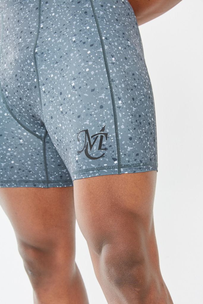 ATHLETIC PERFORMANCE SHORTS LEGGINGS STONE GREY - 스톤 그레이 3부 레깅스 제품 이미지