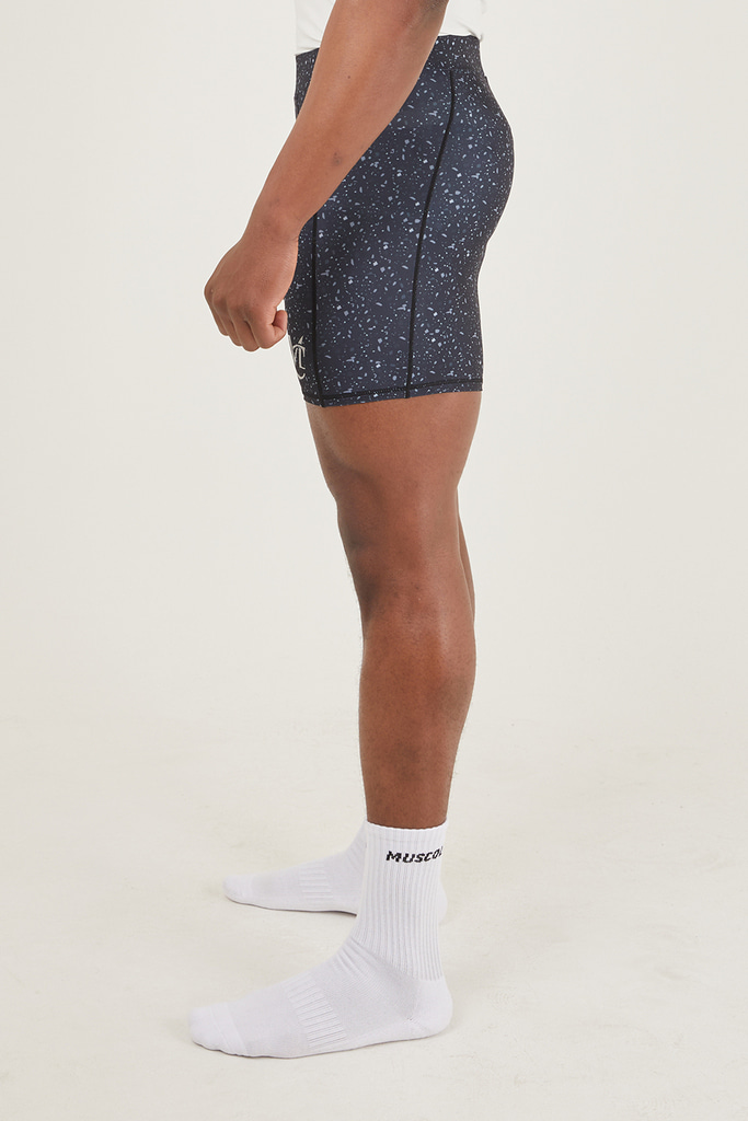 ATHLETIC PERFORMANCE SHORTS LEGGINGS STONE BLACK 제품 이미지