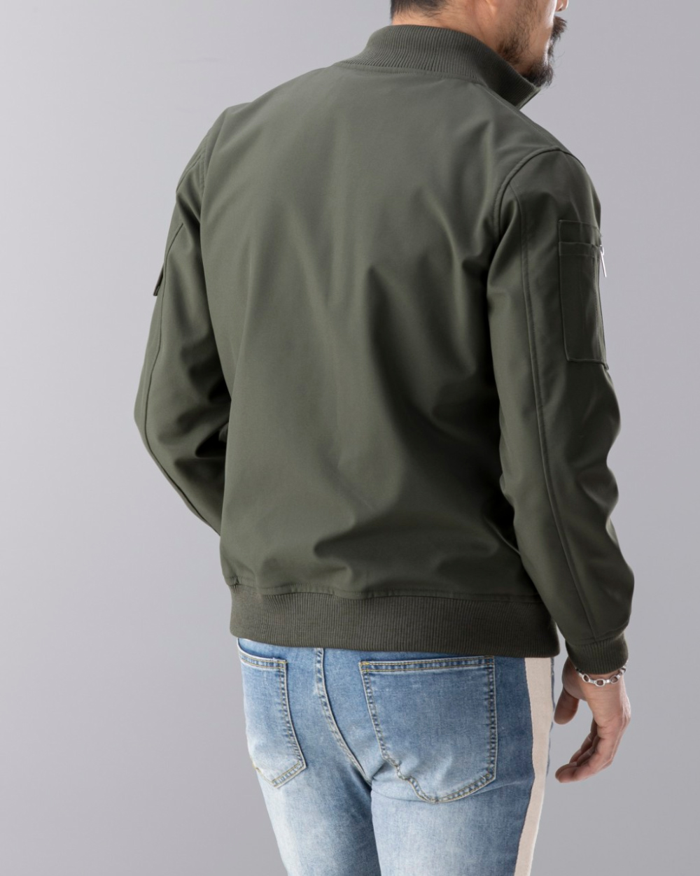 재킷 모델 착용 이미지-S1L8