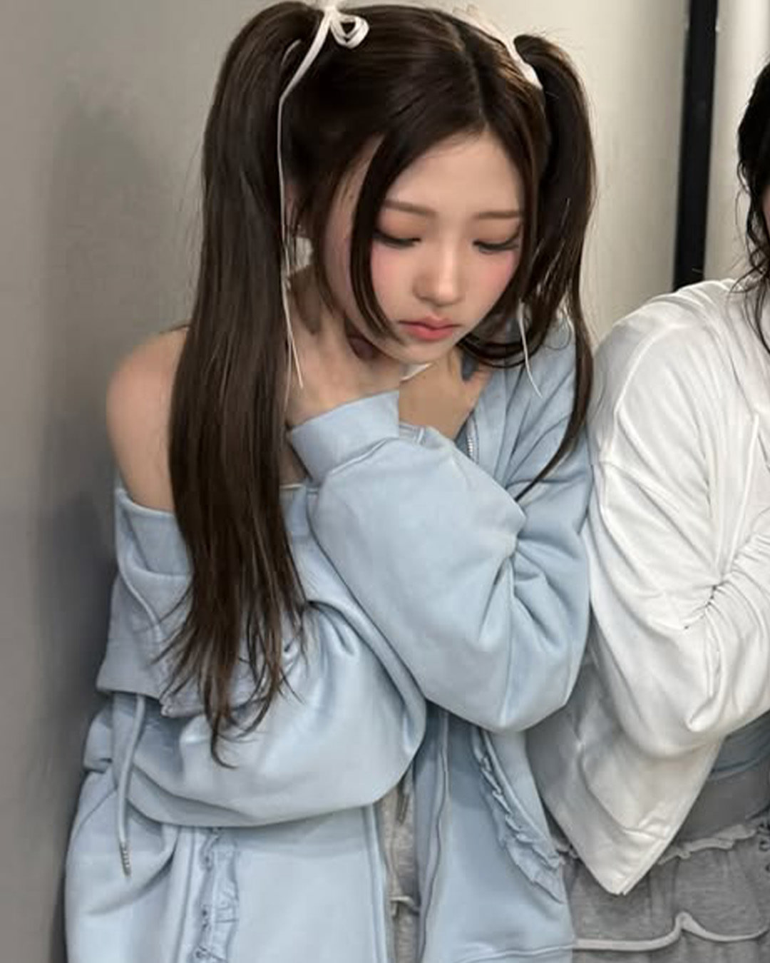Hearts2Hearts STELLA] Frill Hoodie Zip-up (Light Blue) OUTFIT