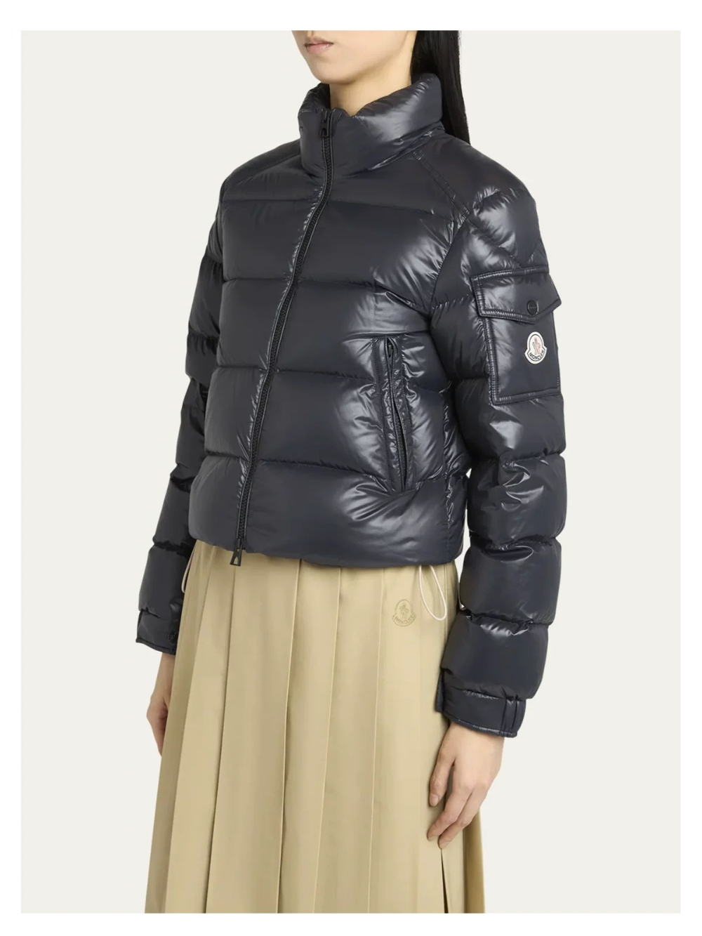 패딩 모델 착용 이미지-S1L3