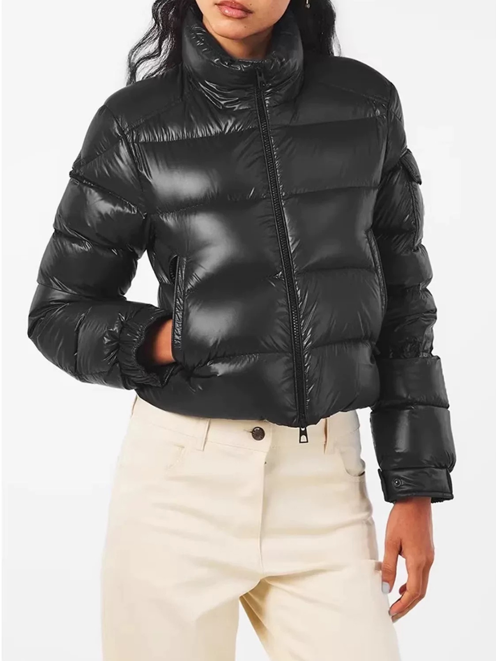 패딩 모델 착용 이미지-S1L5