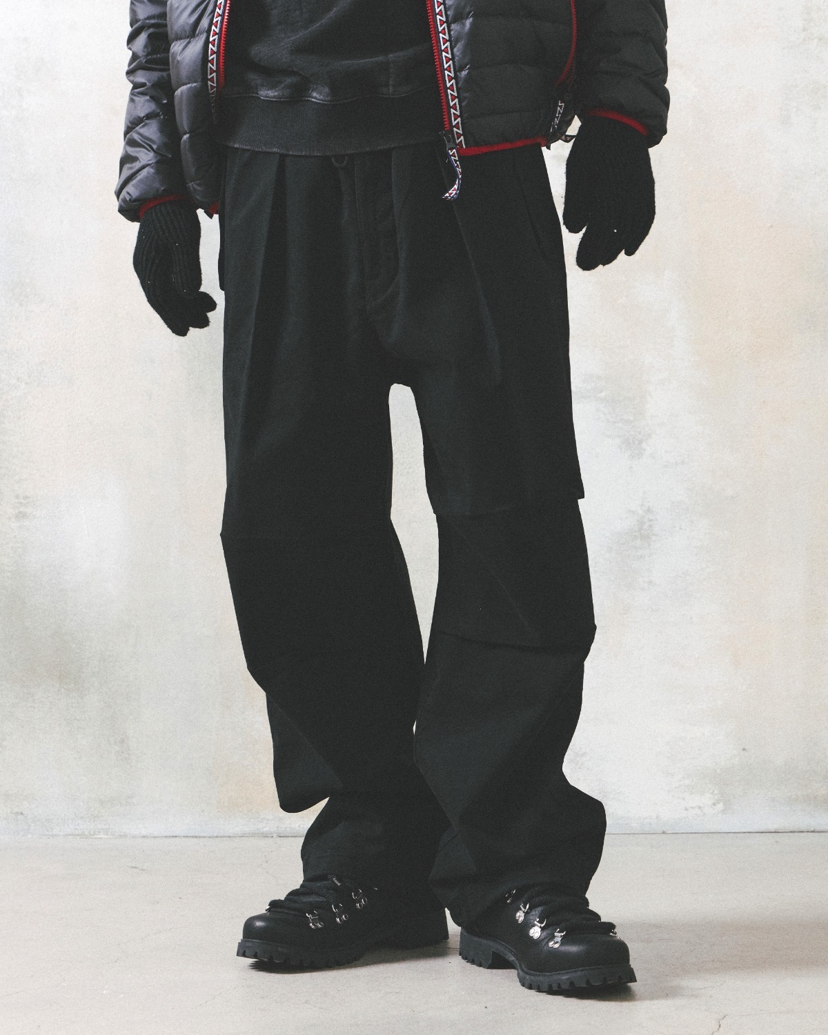 PARACHUTE SHELL EASY PANTS / BLACK MOLESKIN