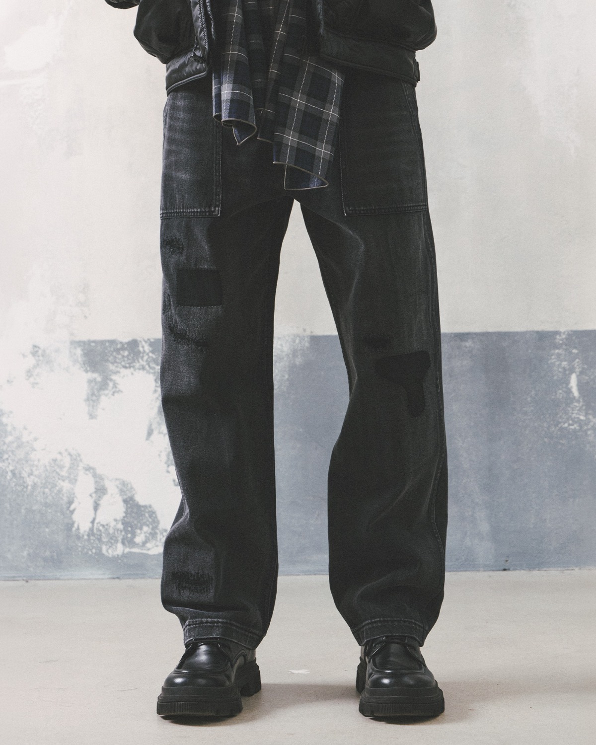 DAMAGED FATIGUE PANTS / BLACK DENIM