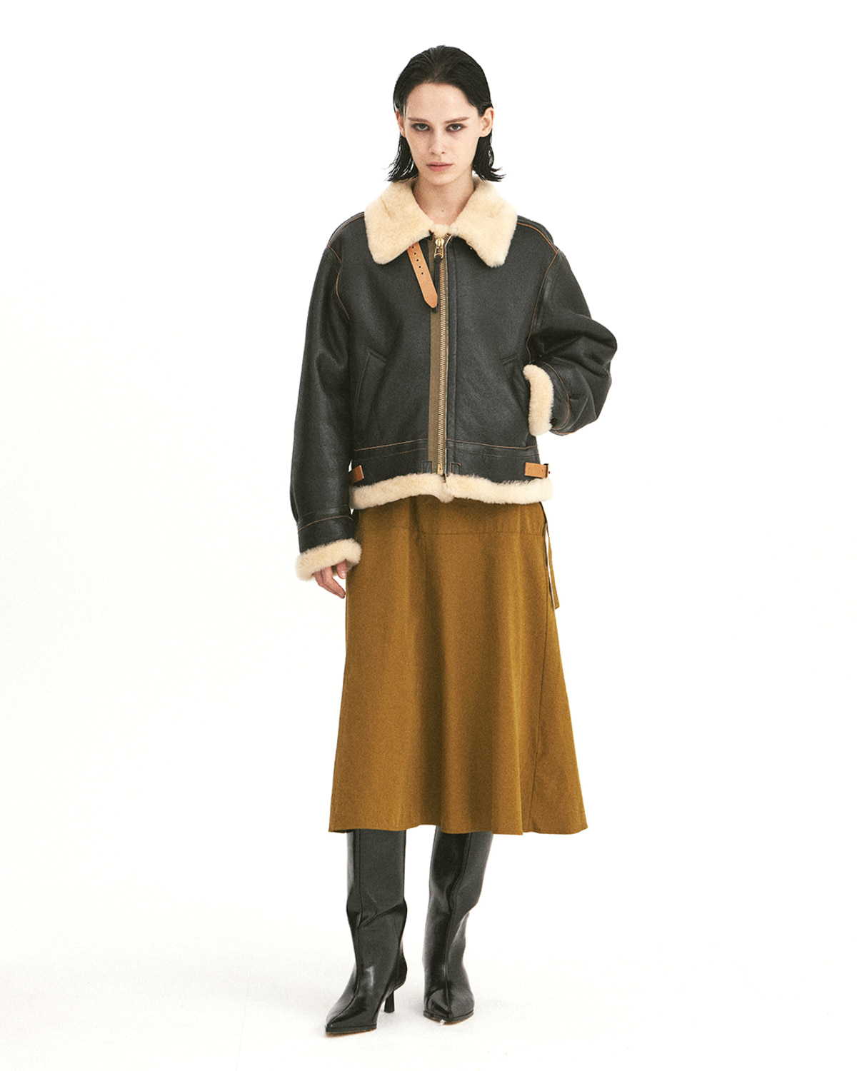 WOMAN) AIRBORNE MOUTON SHORT JACKET / BLACK | EASTLOGUE