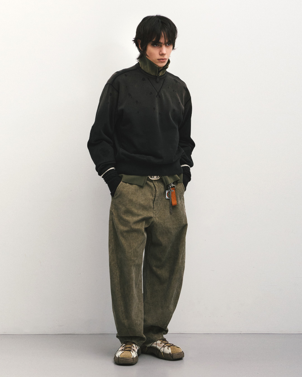 VINTAGE DAMAGED SWEAT / VINTAGE BLACK | EASTLOGUE