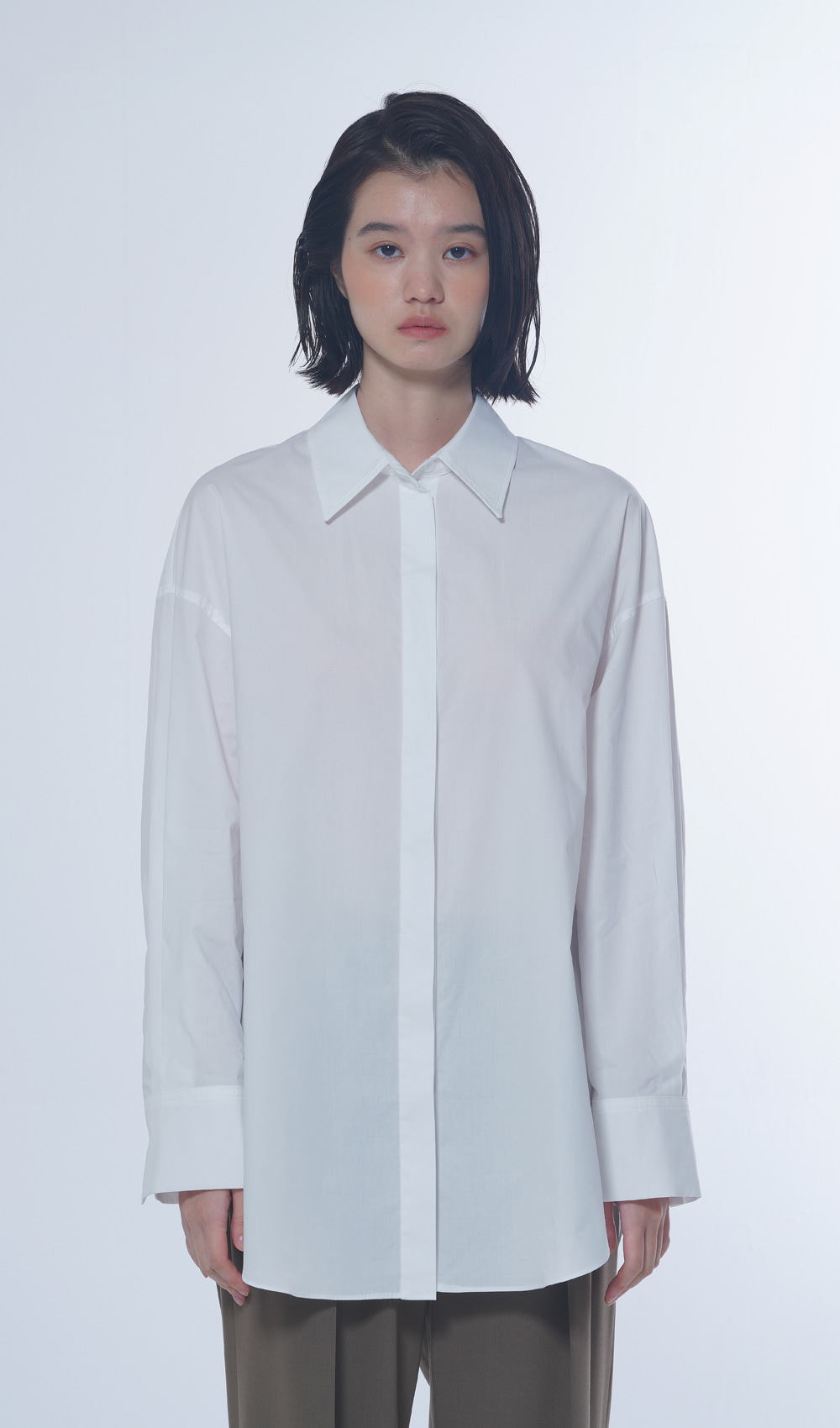 White shop fit shirt