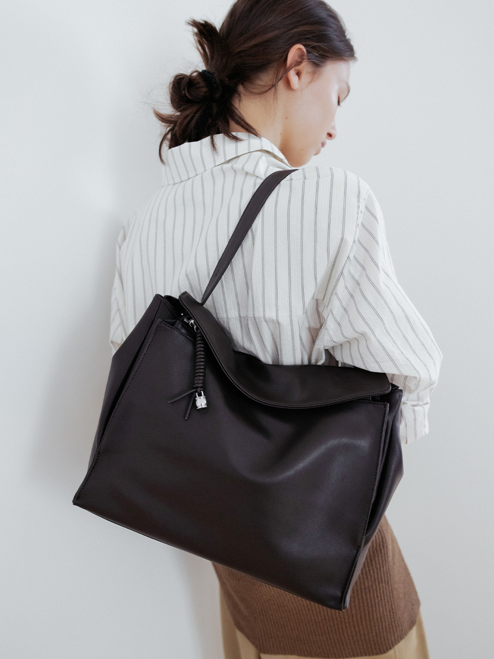 Trapeze Shoulder Large FA5AB343-LZ - LOEUVRE