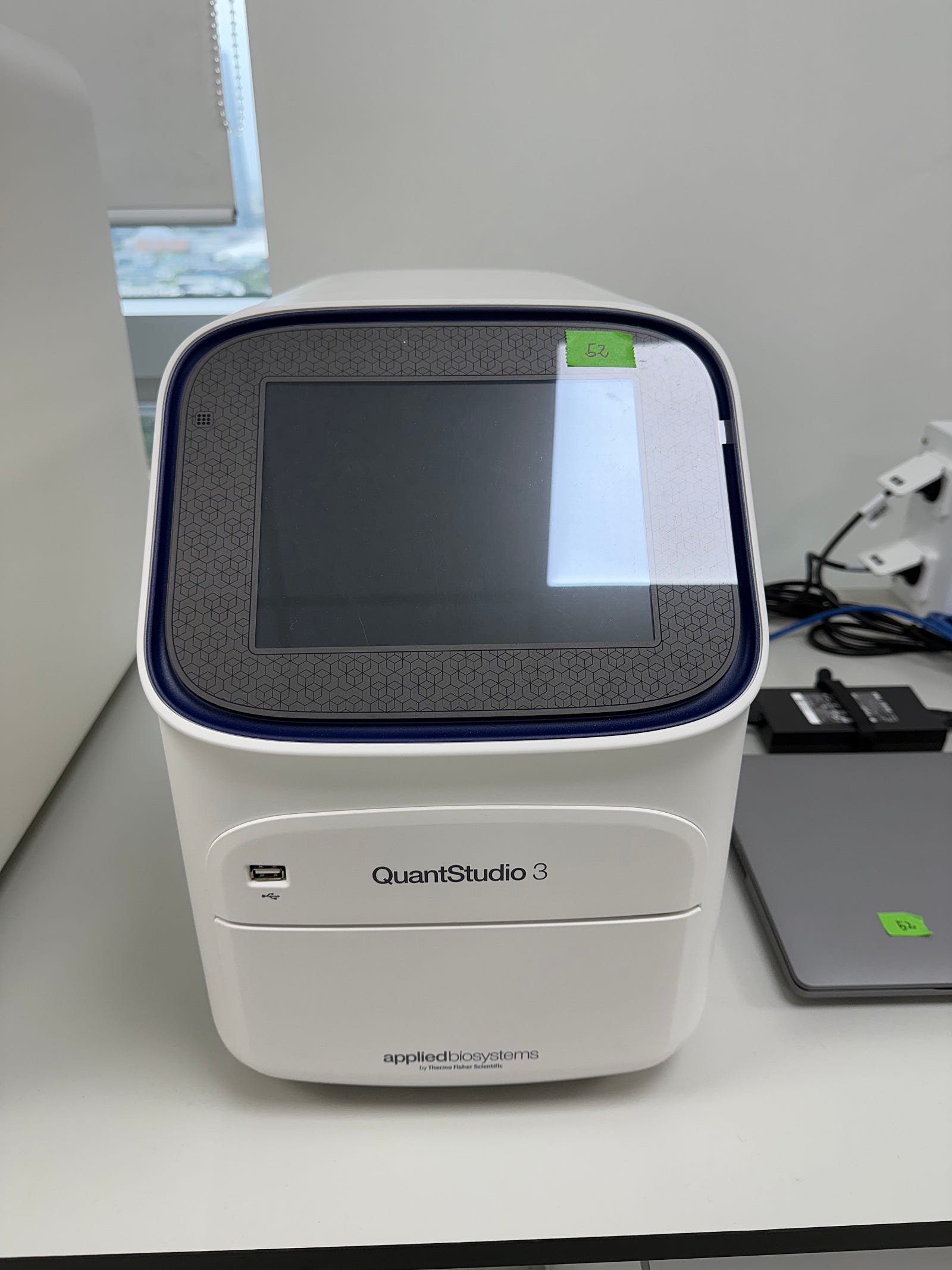 [판매완료] Realtime PCR QuantStudio™ 3 Real-Time PCR | Universal Bio Korea